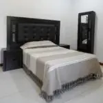 Colcha Artesanal Ceniza con Natural – Disponible en 4 tamaños