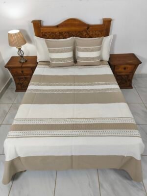 Juego de Colcha Artesanal con Cojines y Fundas – Algodón Café Bajo con Natural