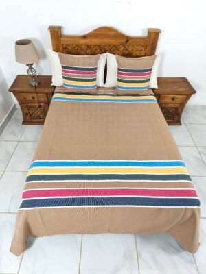 Juego de Colcha Artesanal con Cojines y Fundas – Algodón Todo Cafe Camello Detalles en Colores
